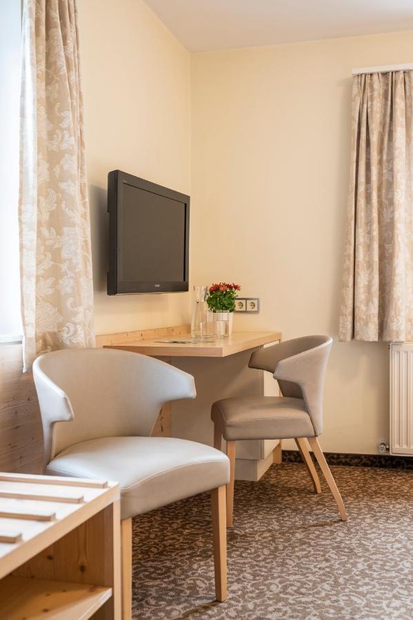 Kirchenwirt Hotell Strobl Exteriör bild