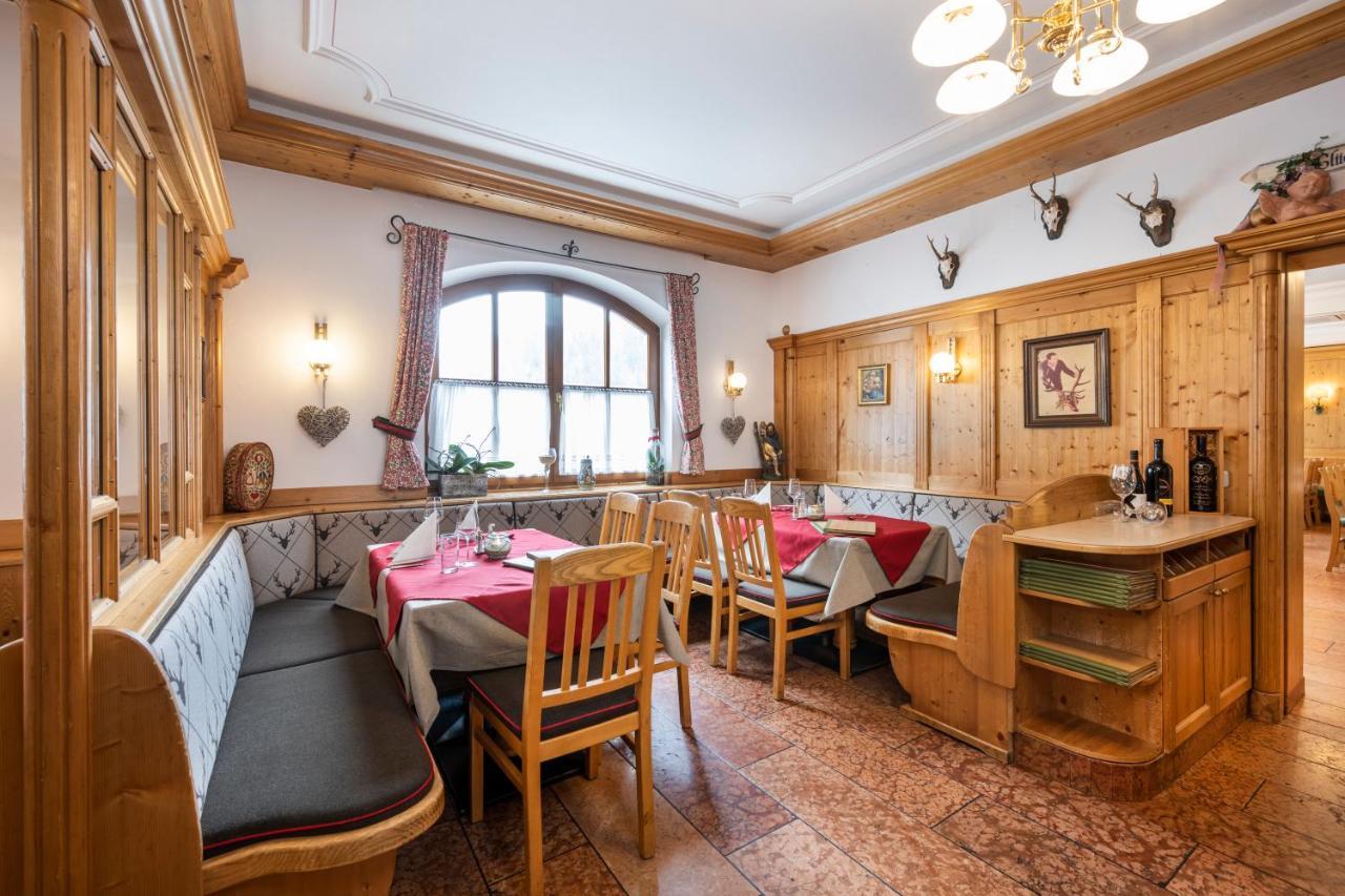 Kirchenwirt Hotell Strobl Exteriör bild