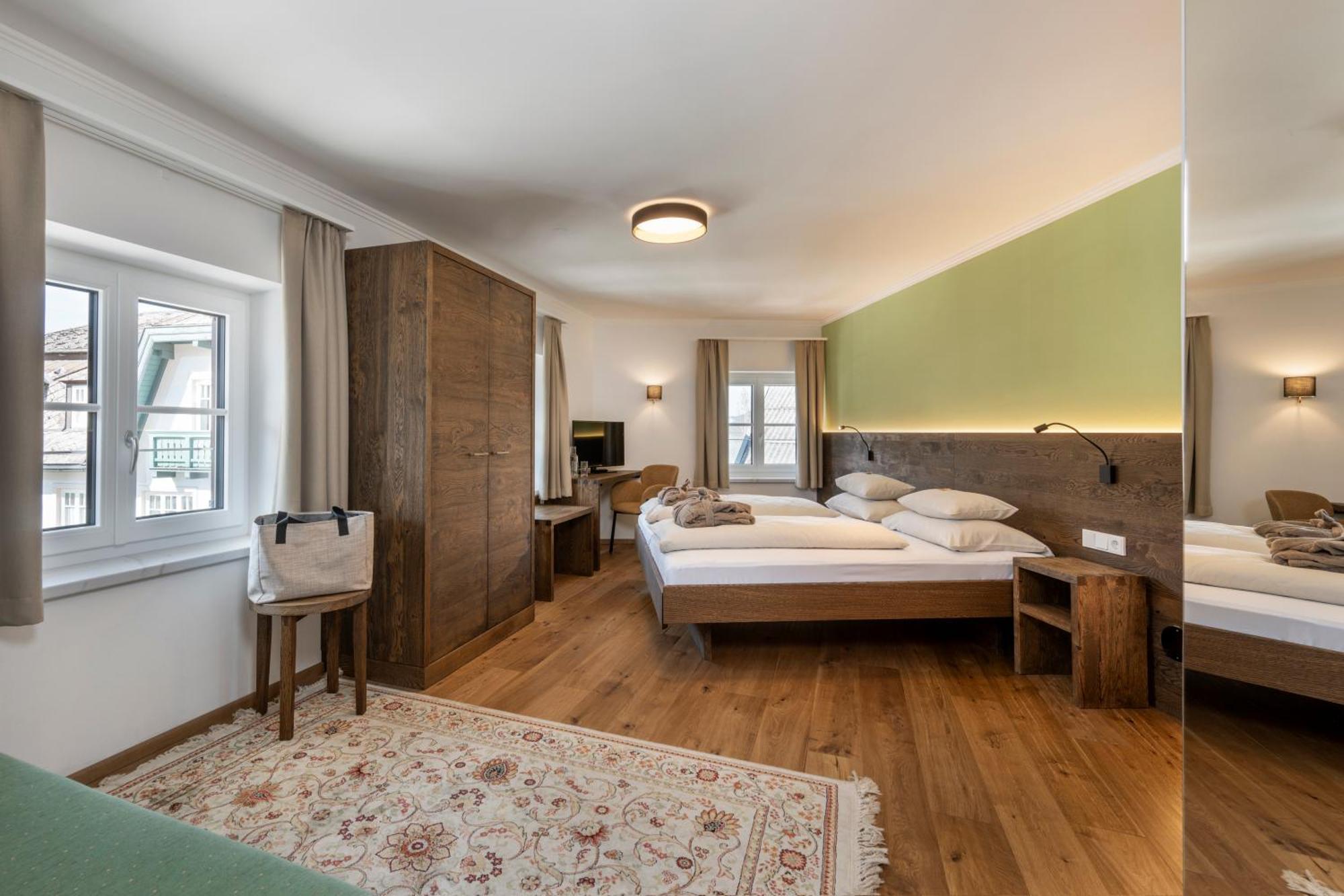 Kirchenwirt Hotell Strobl Exteriör bild