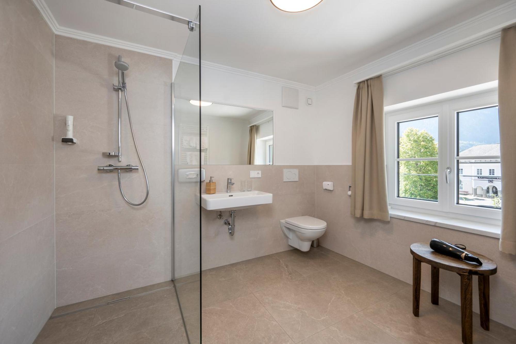 Kirchenwirt Hotell Strobl Exteriör bild
