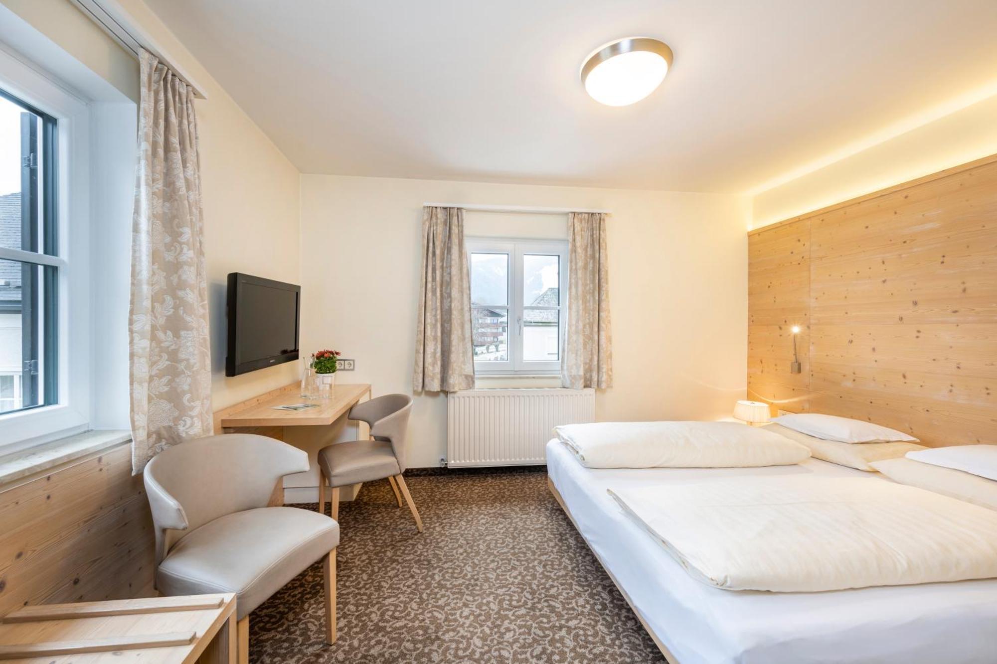 Kirchenwirt Hotell Strobl Exteriör bild